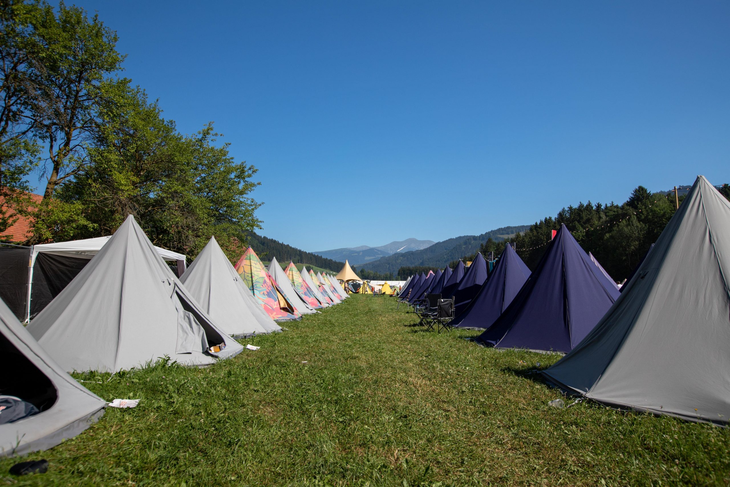Tipi Verhuur van tijdelijke slaapaccommodaties De leukste tipi tenten op een rij